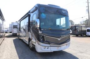 Used 2021 Fleetwood RV Discovery 38W Photo