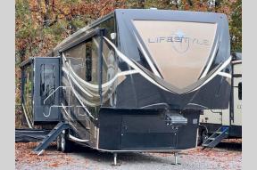 Used 2015 Lifestyle Luxury RV Lifestyle LS39FB Photo