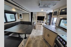Used 2023 Coachmen RV Apex Ultra-Lite 245BHS Photo