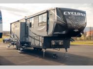 Used 2017 Heartland Cyclone 4100 King image