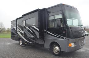Used 2013 Winnebago Vista 30T Photo