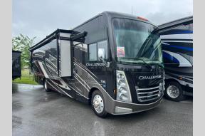 Used 2022 Thor Motor Coach Challenger 37FH Photo
