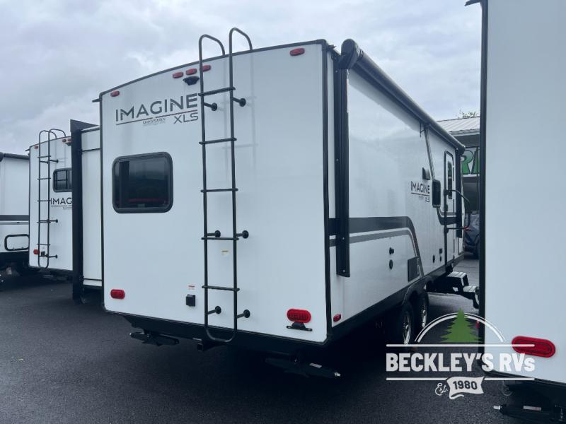 2025 Grand Design Recreational Imagine Narrow Body photo 4