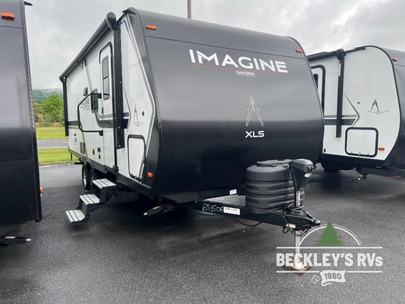 2025 Grand Design Recreational Imagine Narrow Body photo 2