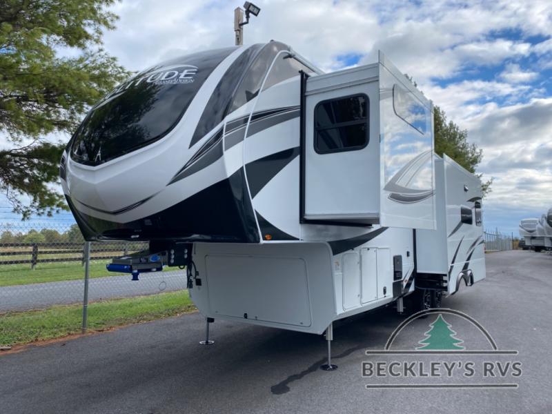 New 2024 Grand Design Solitude 310gk Fifth Wheel At Beckleys Rvs 