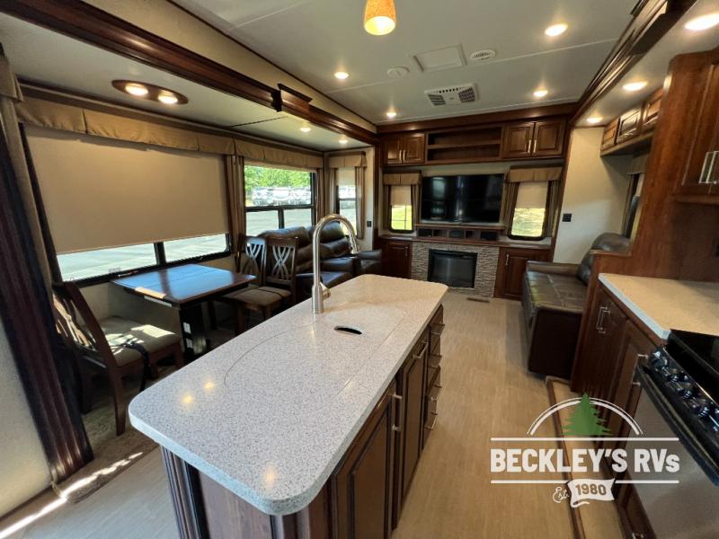 RV listing image