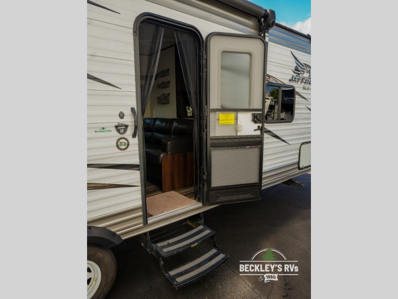 RV listing image