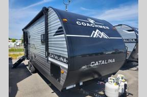 New 2025 Coachmen RV Catalina Summit Series 8 231MKS Photo