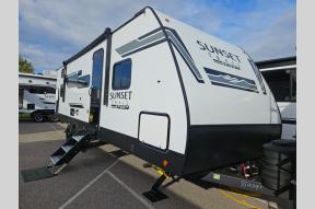 New 2025 CrossRoads RV Sunset Trail SPORT 27BHS Photo