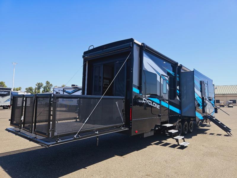 チロル　0527 6'' Selkirk Adjustable Roof Flashing for 2/12 to 6/12 Pitch - 6T