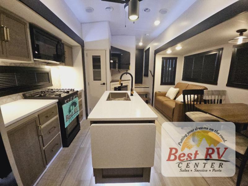 New 2025 Forest River RV Wildwood Heritage Glen 375FAM Fifth Wheel