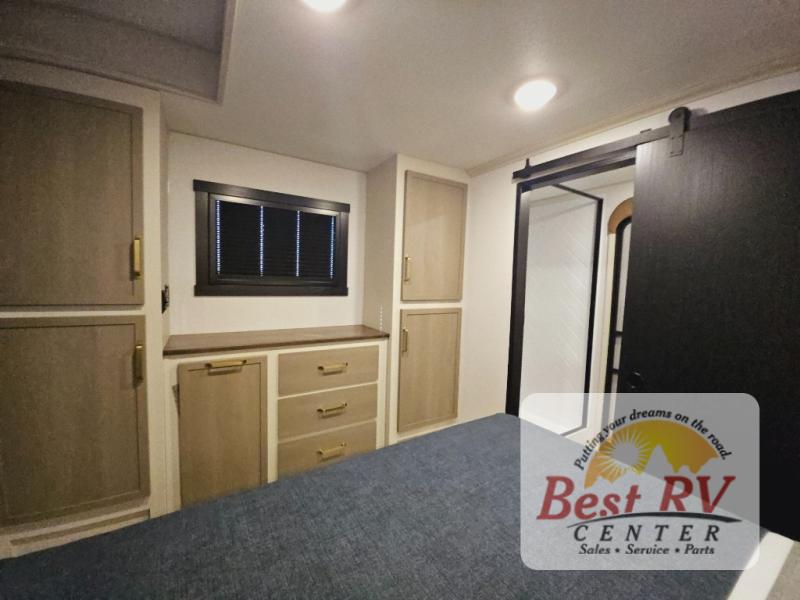 New 2025 Forest River RV Wildwood Heritage Glen 375FAM Fifth Wheel