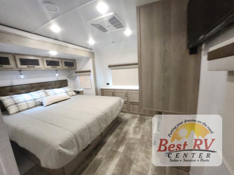 New 2024 Forest River RV Rockwood Signature Ultra Lite 8337RL Travel ...