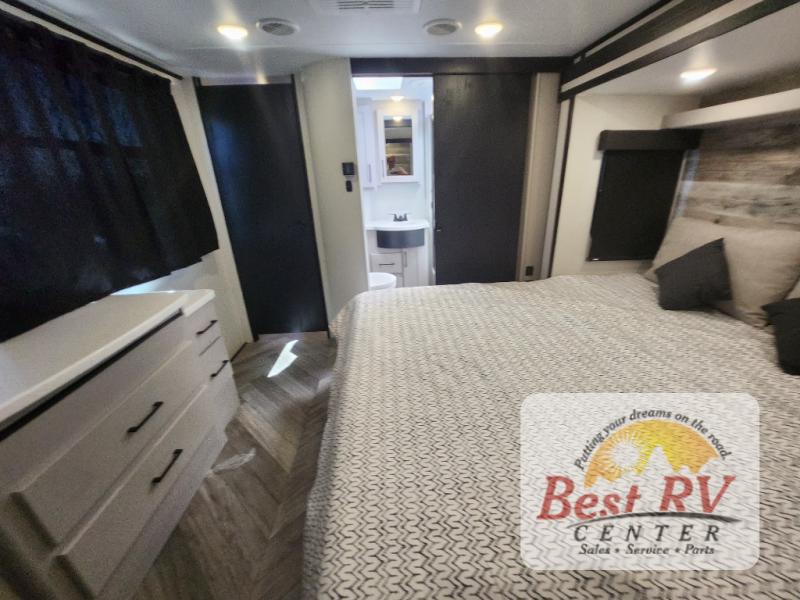 New 2024 Heartland Cyclone 4006 Toy Hauler Fifth Wheel at Best RV ...