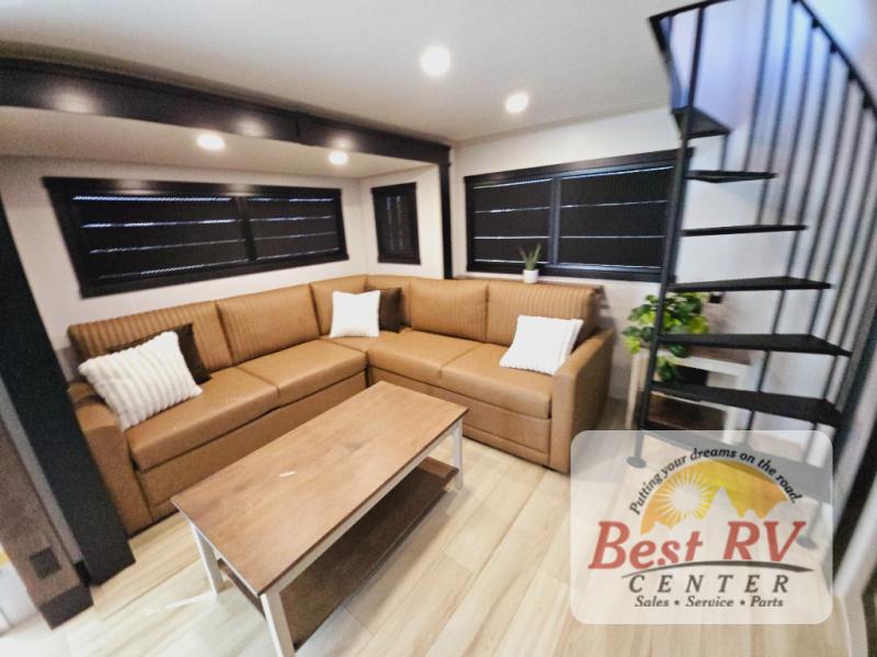 New 2025 Forest River RV Wildwood Heritage Glen ROOST43 Fifth