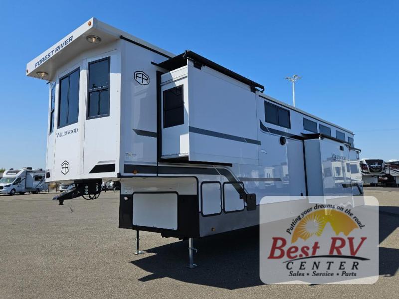 New 2025 Forest River RV Wildwood Heritage Glen ROOST43 Fifth