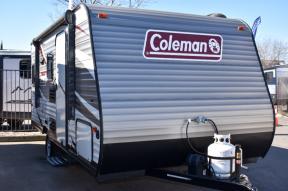 Used 2018 Dutchmen RV Coleman Lantern LT Series 17RD Photo
