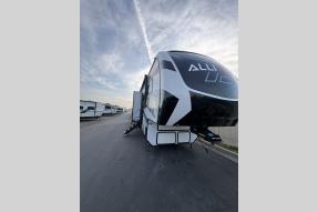 Used 2021 Alliance RV Valor 40V13 Photo