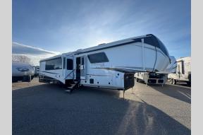 New 2026 Jayco Pinnacle 38FBRK Photo