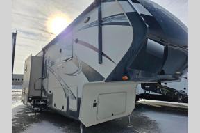 Used 2014 Grand Design Momentum 355TH Photo