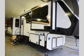 New 2025 Keystone RV Alpine 3303CK Photo