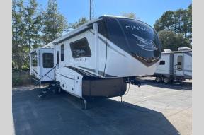New 2025 Jayco Pinnacle 32RLTS Photo