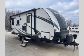 Used 2018 CrossRoads RV Sunset Trail SS200RD Photo