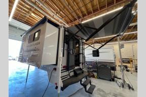 New 2025 Adventurer Manufacturing Inc. Adventurer 910DB Photo