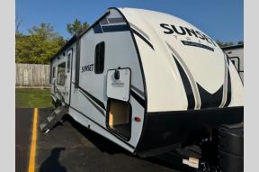 Used 2022 CrossRoads RV Sunset Trail SS291RK Photo