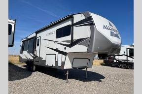 Used 2023 Alliance RV Avenue 32RLS Photo