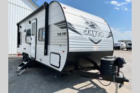 New 2025 Jayco Jay Flight SLX 210QBW Photo