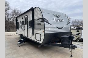 New 2025 Jayco Jay Flight SLX 210QB Photo
