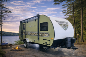 Used 2018 Winnebago Minnie 1790 Photo