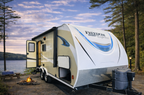 Used 2018 Coachmen RV Freedom Express Ultra Lite 204RD Photo