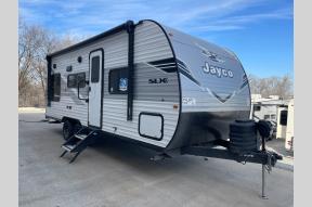 New 2026 Jayco Jay Flight SLX 210QB Photo