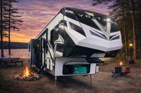 Used 2022 Dutchmen RV Voltage 4135 Photo