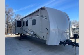 Used 2018 Jayco 338RETS Photo