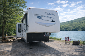 Used 2016 CrossRoads RV Cameo 37RSQ Photo