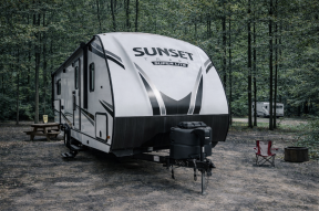 Used 2022 CrossRoads RV Sunset Trail Super Lite 253RB Photo