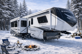 New 2025 Jayco Pinnacle 32RLTS Photo