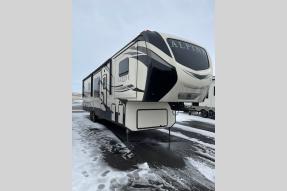 Used 2019 Keystone RV Alpine 3700FL Photo