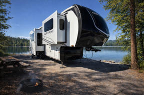 Used 2025 Jayco North Point 382FLRB Photo