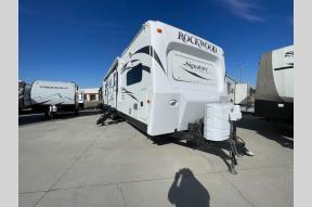 Used 2015 . FOREST RIVER 8315 BSS Photo