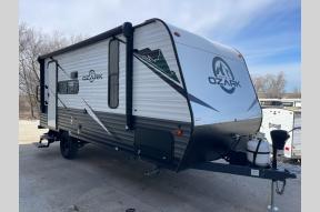 Used 2022 OZARK 1800QS Photo