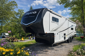 New 2026 Jayco North Point 310RLTS Photo