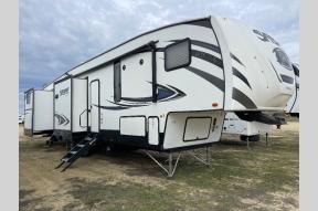 Used 2019 Forest River RV Sabre 36FRP Photo