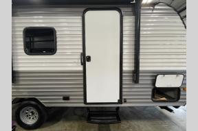 Used 2024 Keystone RV Coleman Lantern 17B Photo