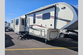 Used 2019 Forest River RV Cardinal 3920TZLE Photo