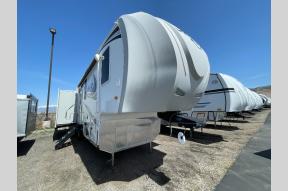 Used 2019 Northwood Arctic Silver Fox Edition 32-5M Photo
