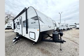 New 2025 Jayco Jay Flight SLX 210QB Photo